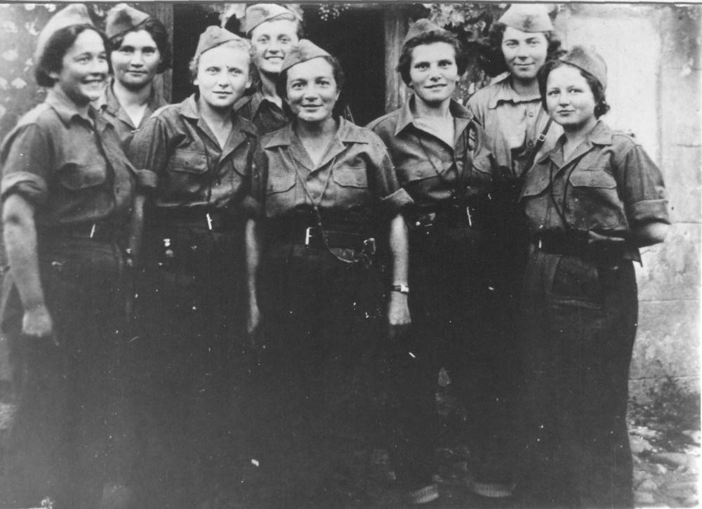 这张被毁容的二战女兵照,为何被全世界网友怒赞"美丽"