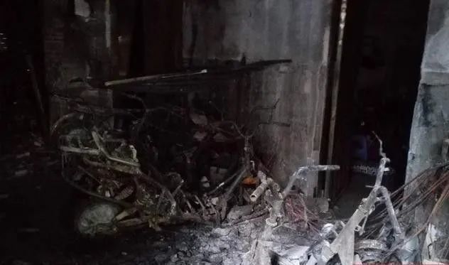 可怕!电动车骑行中突然爆炸