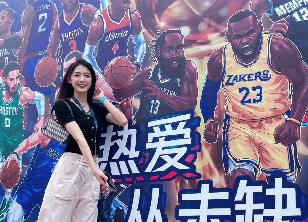 冰雪聪明柔如水雪儿姐最美nba女主播实力圈粉