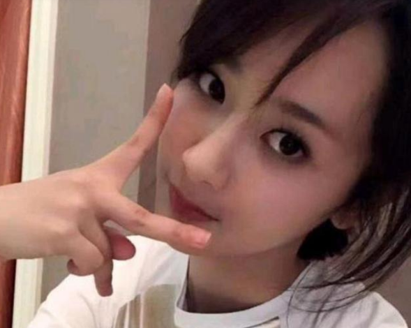 这是女演员小猴紫(杨紫,作为90后花旦中的一员,深受粉丝喜爱.