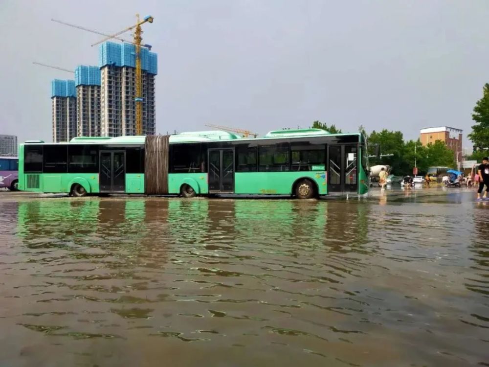 暴雨大暴雨特大暴雨!郑州再发红色预警!