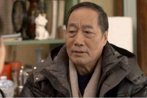 他是上世纪70年代初结婚的,妻子王丽华也是一个北京人,毕业于解放军