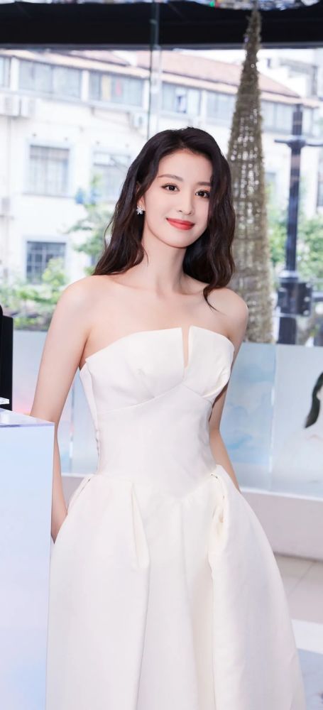 美女写真集——王楚然,万茜,周雨彤,古力娜扎