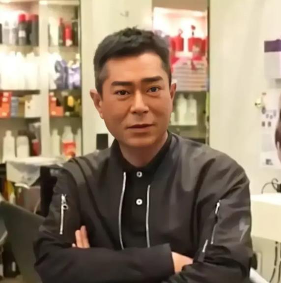 男神也老了?古天乐近照曝光,撞脸刘青云