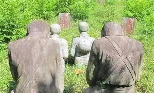 永远跪在云南的4个日本兵,日方曾多次要求拆除,我方:3