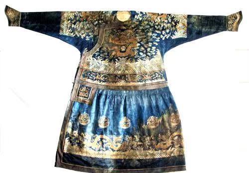 2006年,石景山出土的龙袍干尸的真实身份是什么,有什么依据?