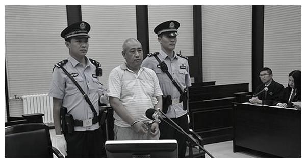 回顾白银连环杀人案:目标红衣女子,虐待死者尸体,并且