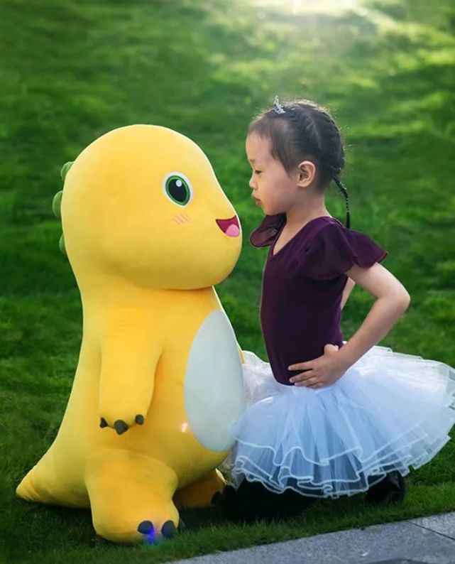 怎么可以这么萌!抖音萌宠奶龙周边,今晚就抱着它