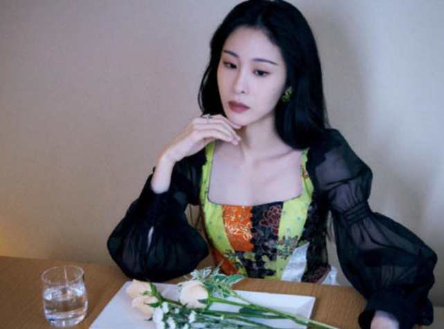 先是未婚生女,再到被传介入他人感情,张碧晨为何如此选择?
