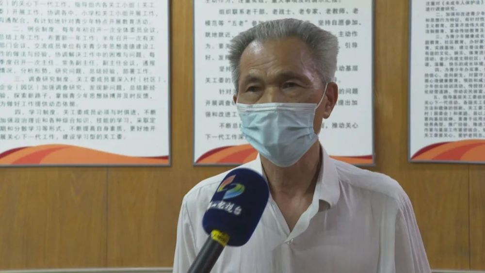 要响应国家号召,我们年纪大了,国家照顾老人,我心里很感谢.市民吴雨平