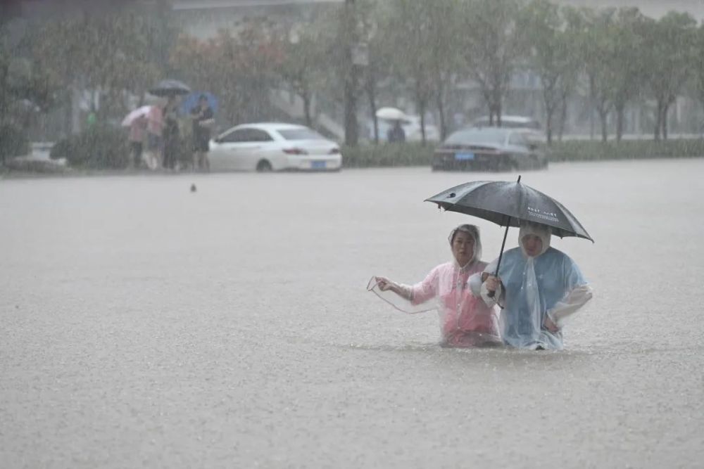 千年一遇大暴雨!水漫少林寺!郑州地铁12人遇难…山东紧急驰援