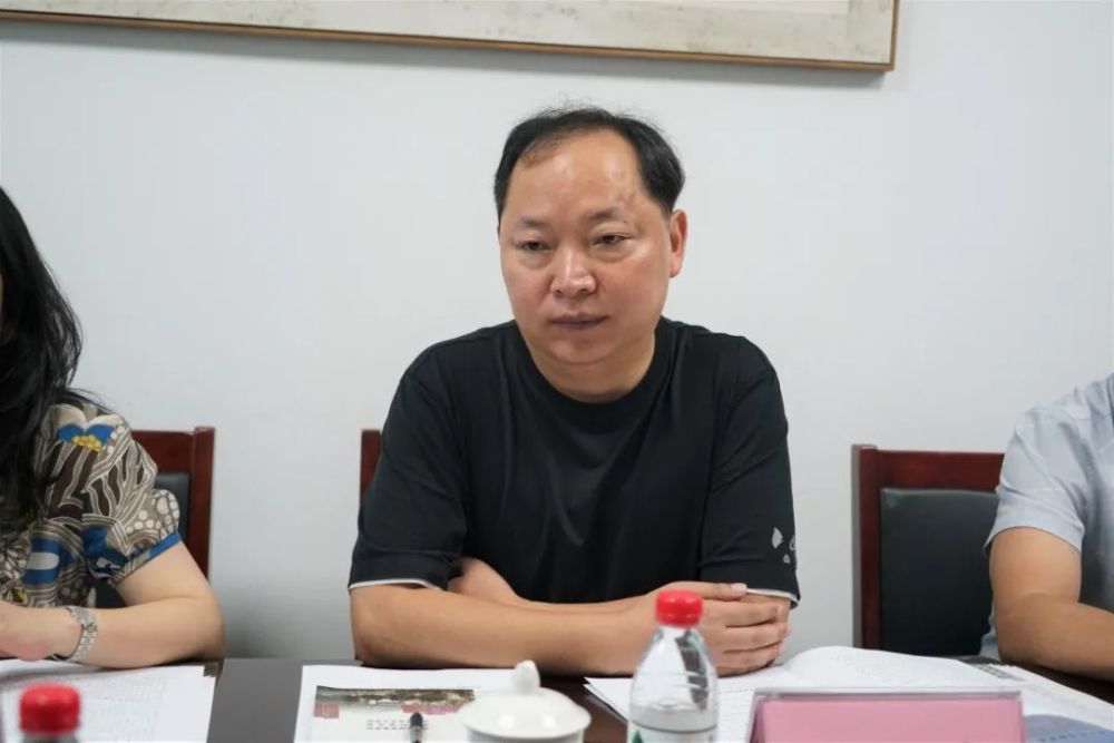 市人大代表,忠县财政局党委委员 国资中心主任