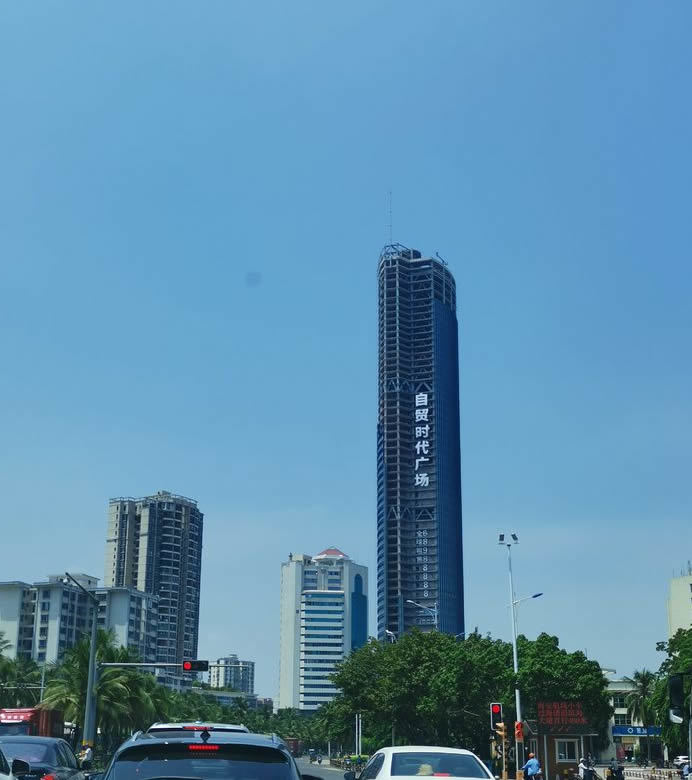 2019年 自贸时代广场 55层 288米