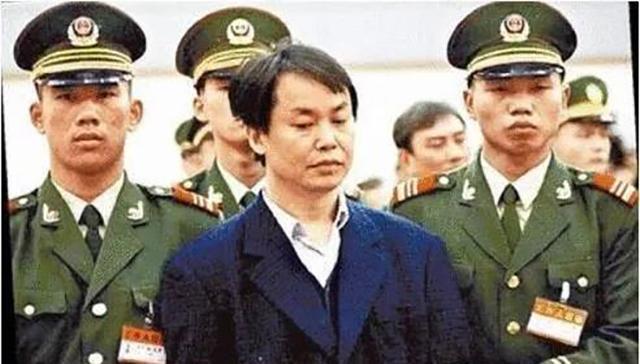 常言道:"自古乱世出枭雄",曹操生于三国,挟天子以令诸侯,成为一代风流