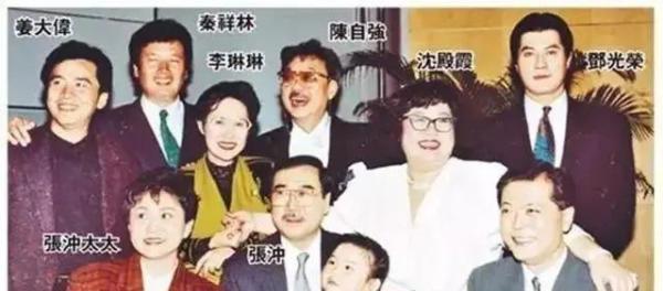 2008年,邓光荣当众羞辱郑少秋,向华强不敢惹他,3年后横死家中