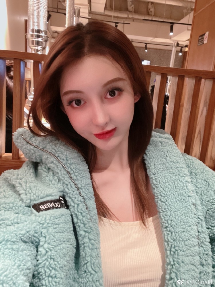 吴亦凡人设崩塌后,小g娜发文:时间会在你身上成为一种