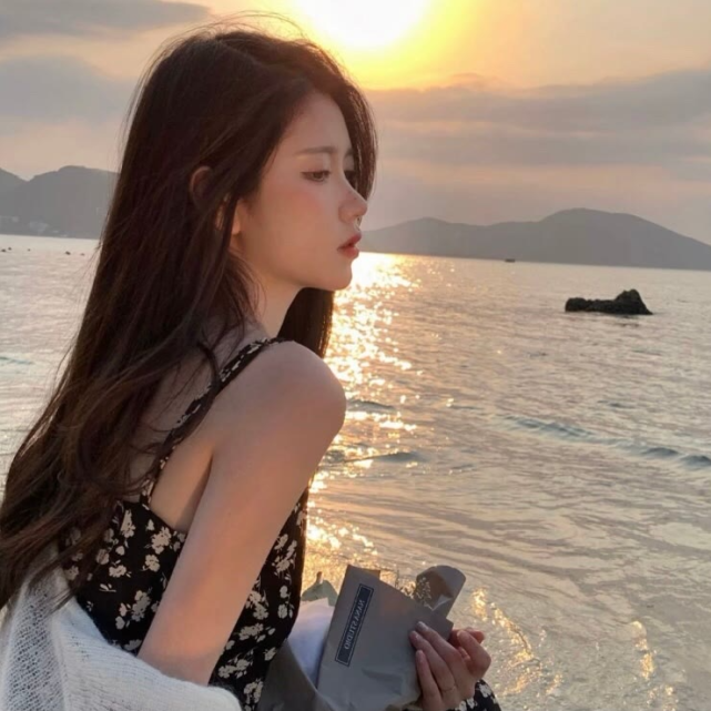 女生头像ins高级质感 侧脸背影高清ins女生头像小众温柔阳光干净女头