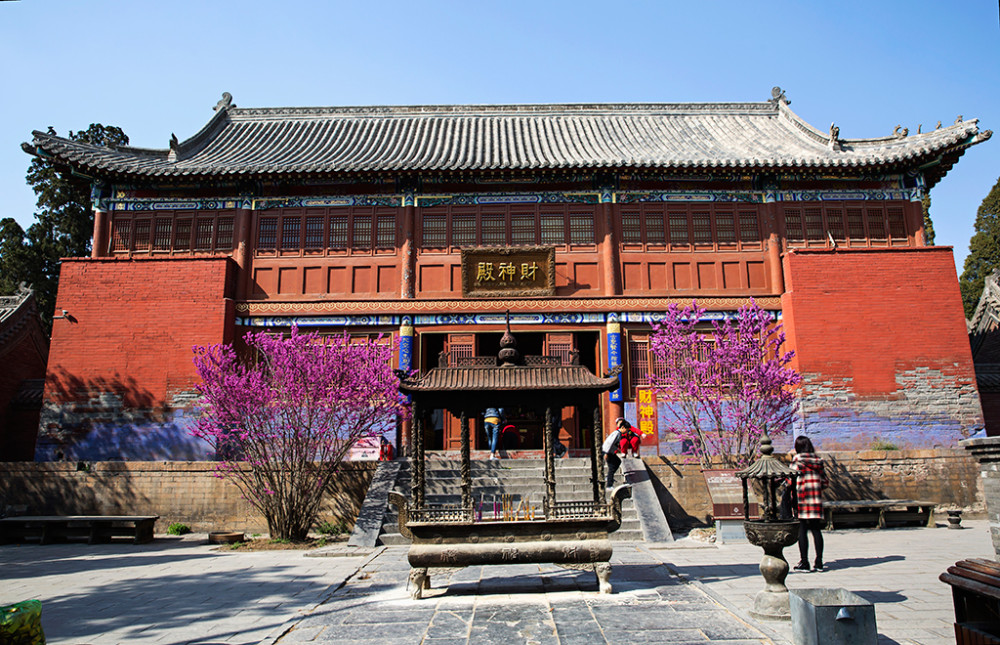 河南郑州"中岳庙"火了,规模宏伟的古建筑群,有"小故宫