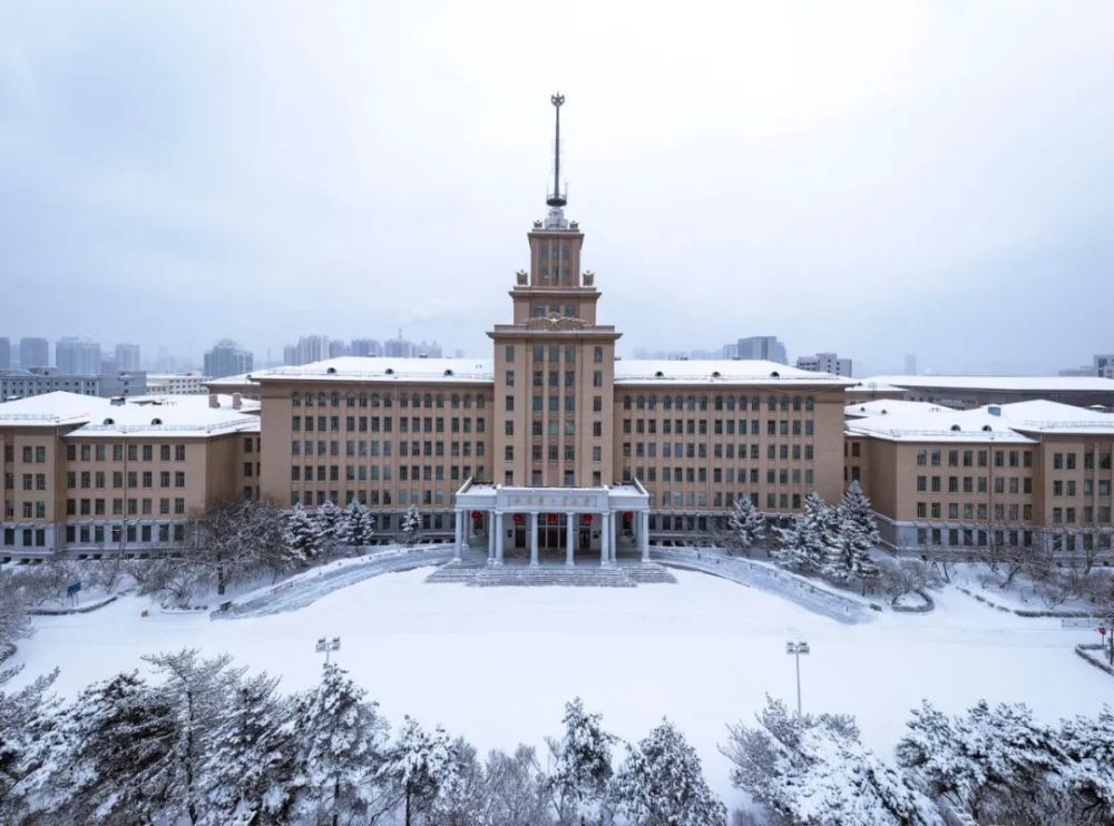 国内大学最新排名,清华大学重回巅峰,哈工大再创"历史