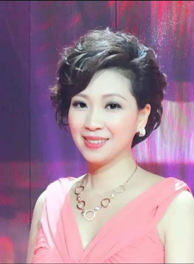 广东电视台节目主持人王惠明,气质最优雅大方的一名女主持人