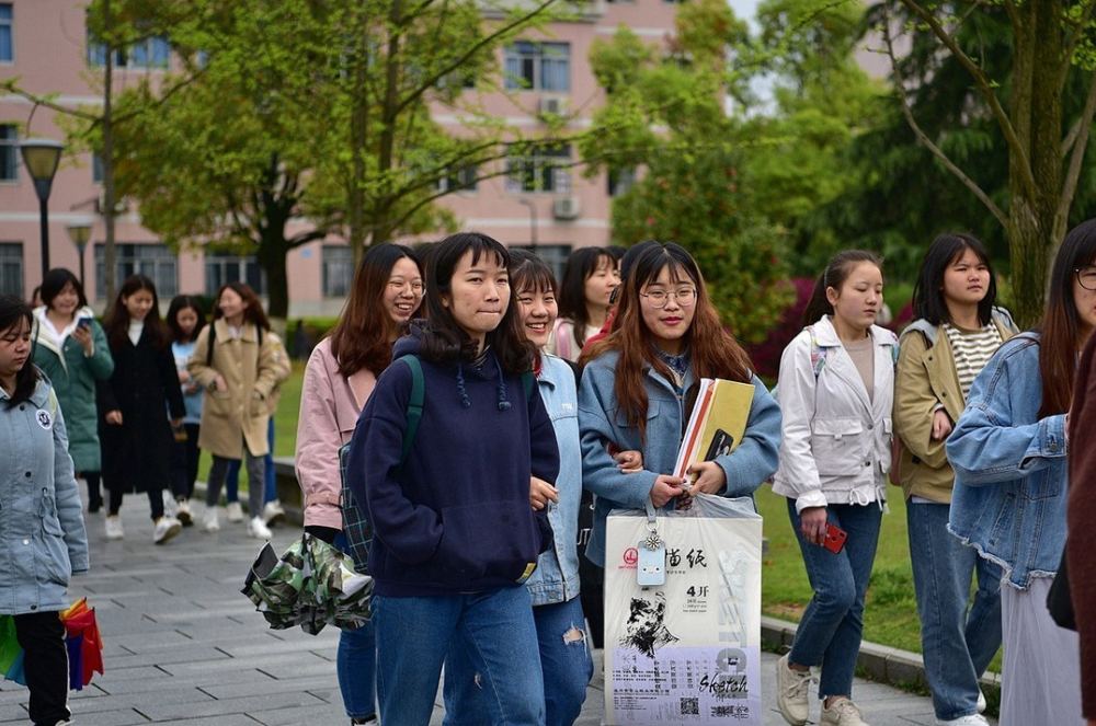 准大学生要注意,开学前准备好"一档三证,避免影响入学