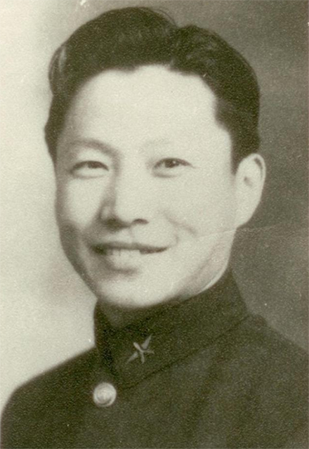 1946年刘善本驾机起义,留在敌区的妻儿,生活过得如何