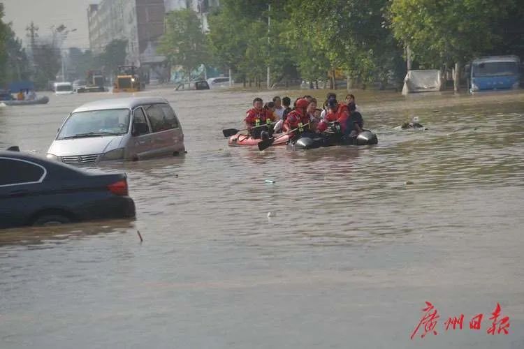 多图视频现场直击暴雨后的河南救援瞬间让人破防