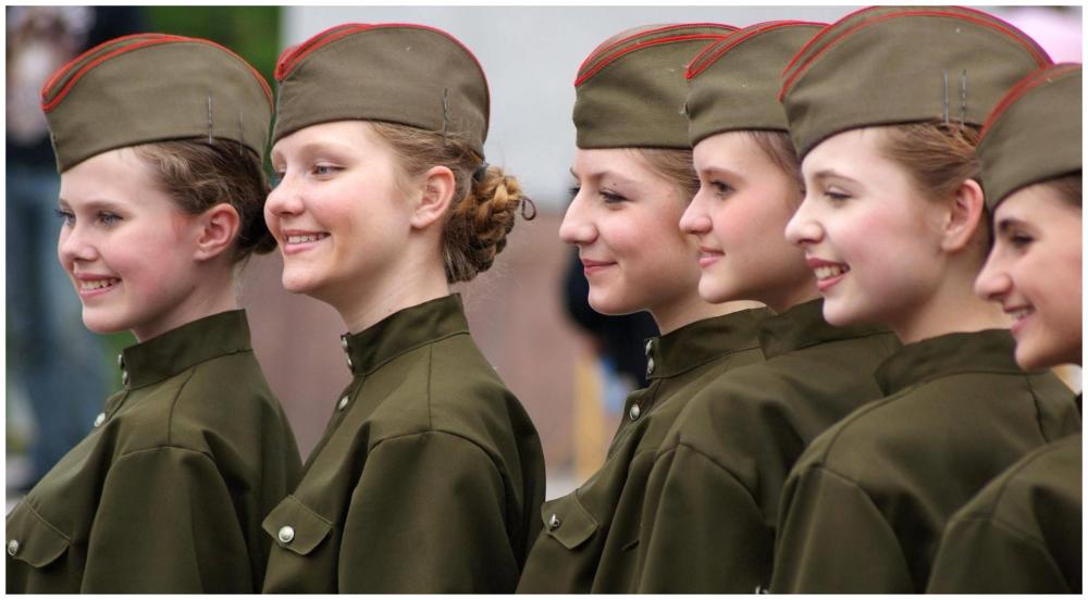 俄罗斯女兵vs中国女兵我们的女兵为什么总是一副男性姿态