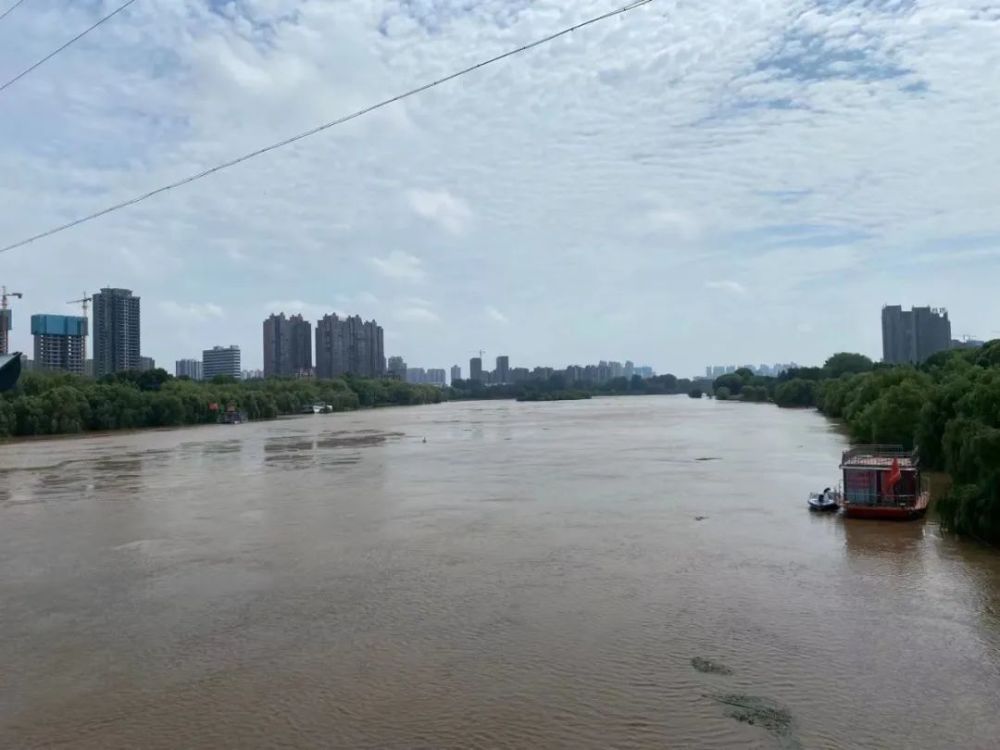 漯河开始泄洪沙河水爆涨