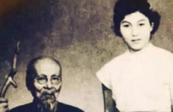 国画大师齐白石,93岁高龄执意娶22岁女子,被王硕痛骂"