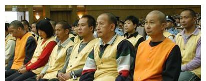 从20世纪90年代后期开始,以其为首的黑社会性质组