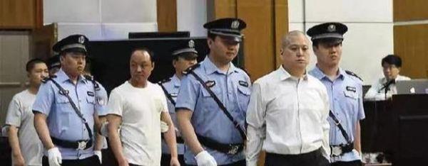 重庆最富黑老大陈明亮落网记称霸当地10年资产超10亿
