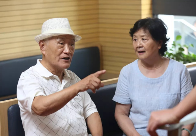 85岁老演员牛犇,拍戏74年得奖无数,儿子成演"鬼子"的