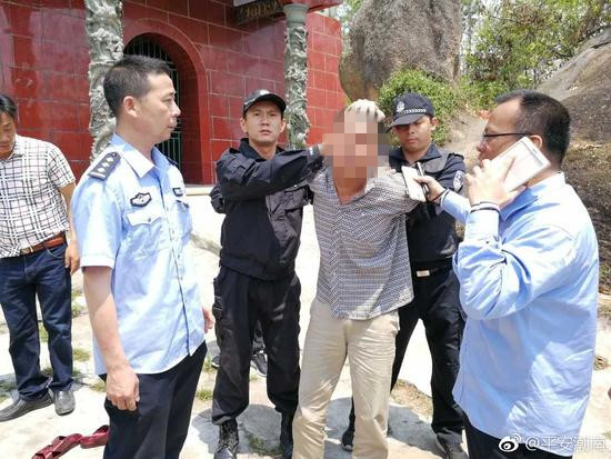 广东男子在ATM机前杀人:怕影响抢劫先捅排队者