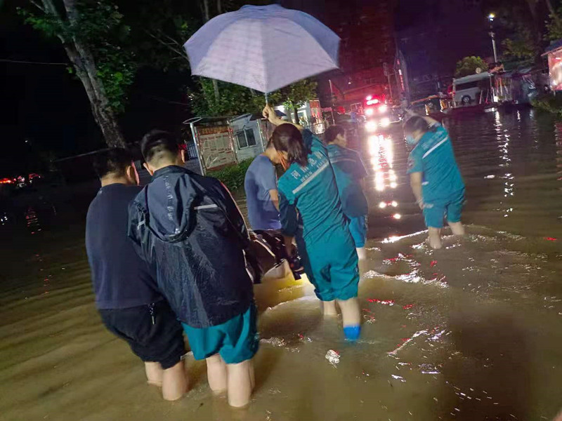 危急时速,紧急救援!暴雨下的郑州医院