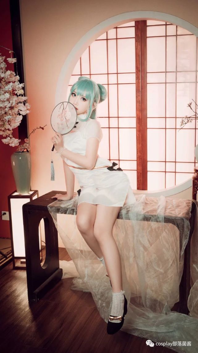 cos:初音韶华旗袍cos正片@面饼仙儿