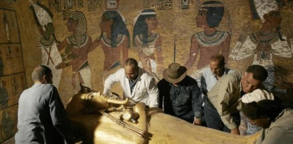 埃及法老墓出土两件神奇文物,超华夏文明,专家 非地球之物