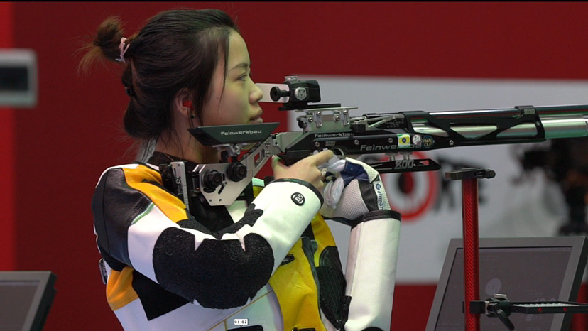 中国东京奥运会:首枚金牌由中国射击队获得