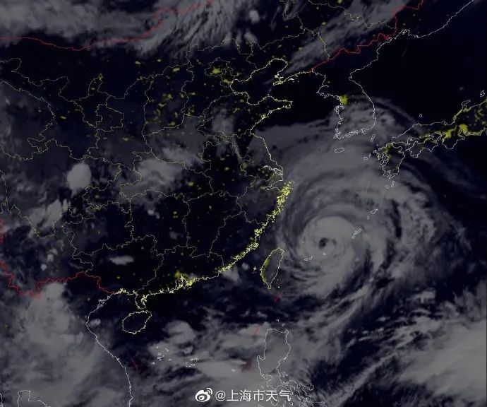 台风"烟花"强度减弱了?莫大意!上海三预警高挂,真正的影响还在后面