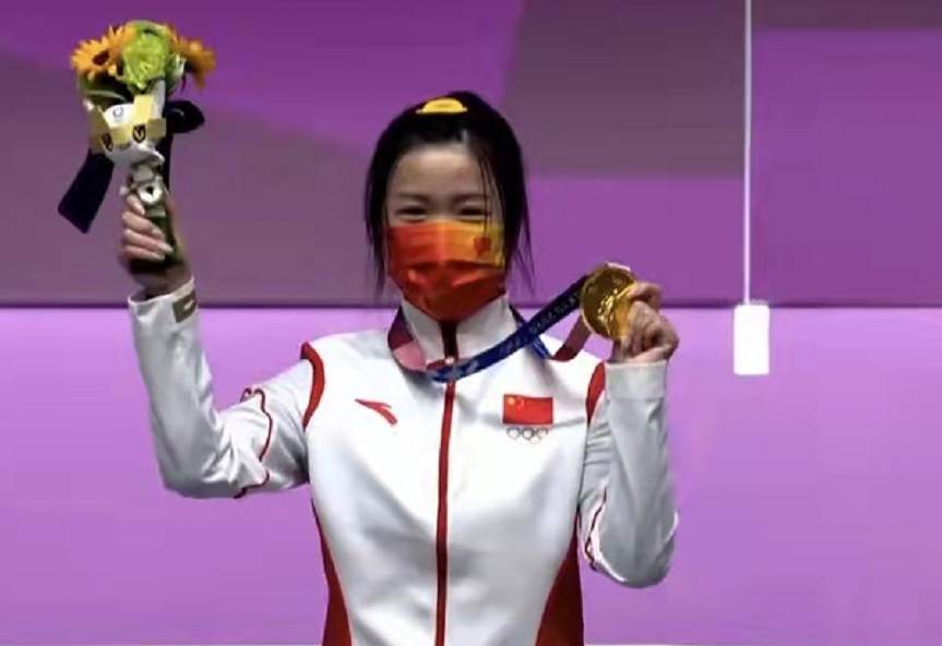 清华学霸杨倩拿下奥运首金!穿中国红领奖逆袭超争气,包子脸超萌