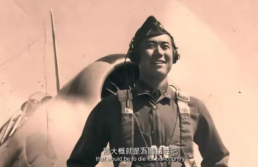 战争结束后,他的女友王璐璐就看到了报纸上的消息,陈怀民不幸牺牲了.