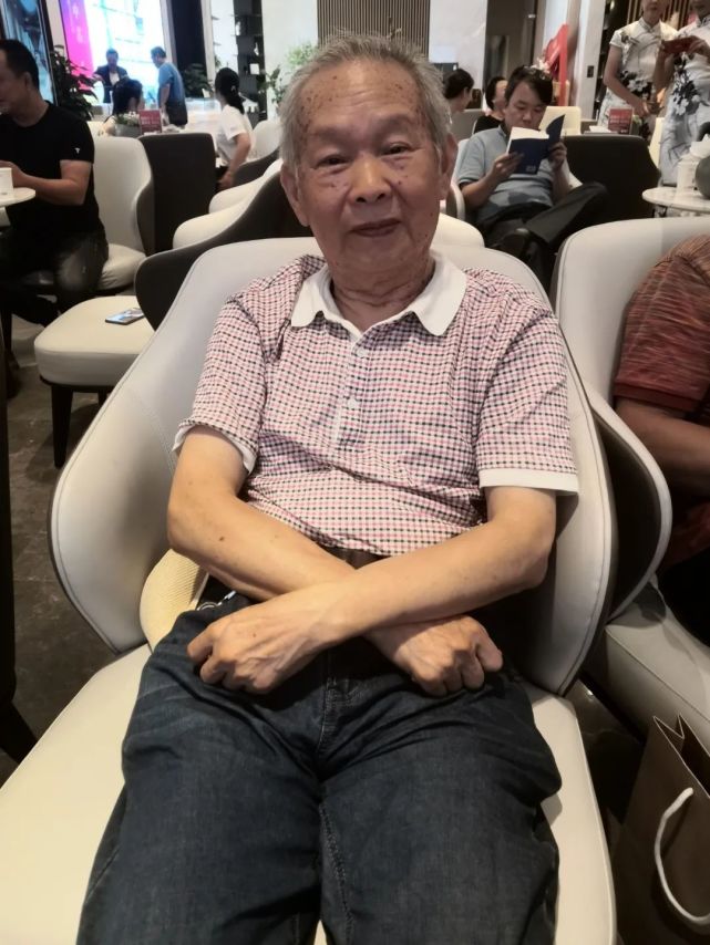 市文联原主席,著名作家李长廷先生著名诗人吕定禄先生市诗歌学会会长