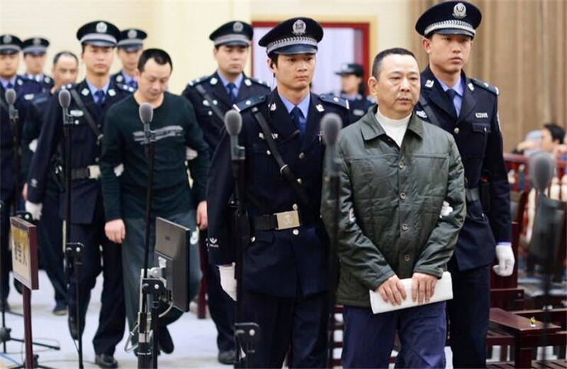 "只手遮天"的刘汉:释放弟弟只需一个电话,一次给女艺人25万