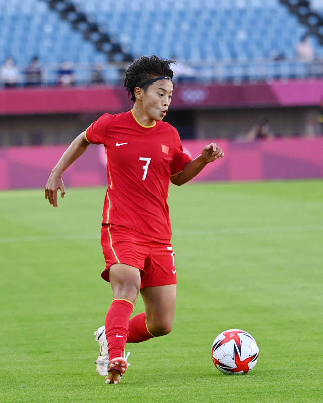 7月24日,中国队队员王霜在比赛中.新华社记者 逯阳 摄