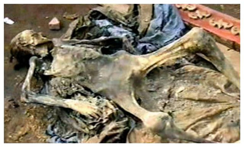 1999年,黑龙江出土清朝古墓,墓中干尸居然曾经被活埋