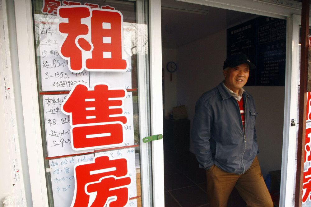 社会怪象:商铺纷纷"倒闭",满大街都是餐饮店,房产中介