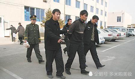 湖北松滋黑老大称霸一方,杀人后伪造精神证明逃脱,后打黑被枪决