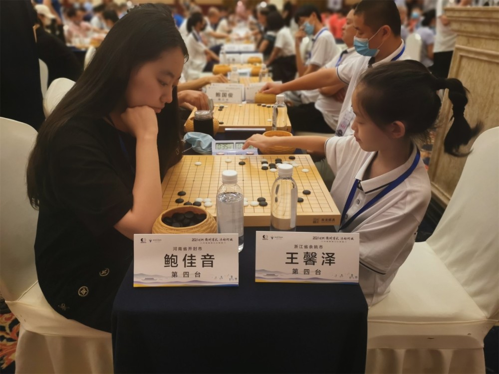 围棋之乡联赛进行中女棋手群芳竞妍