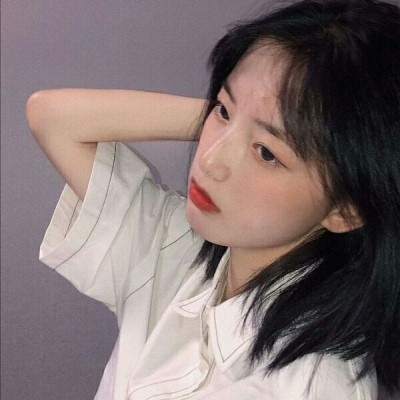 "小鹿乱撞的绿茶女头"