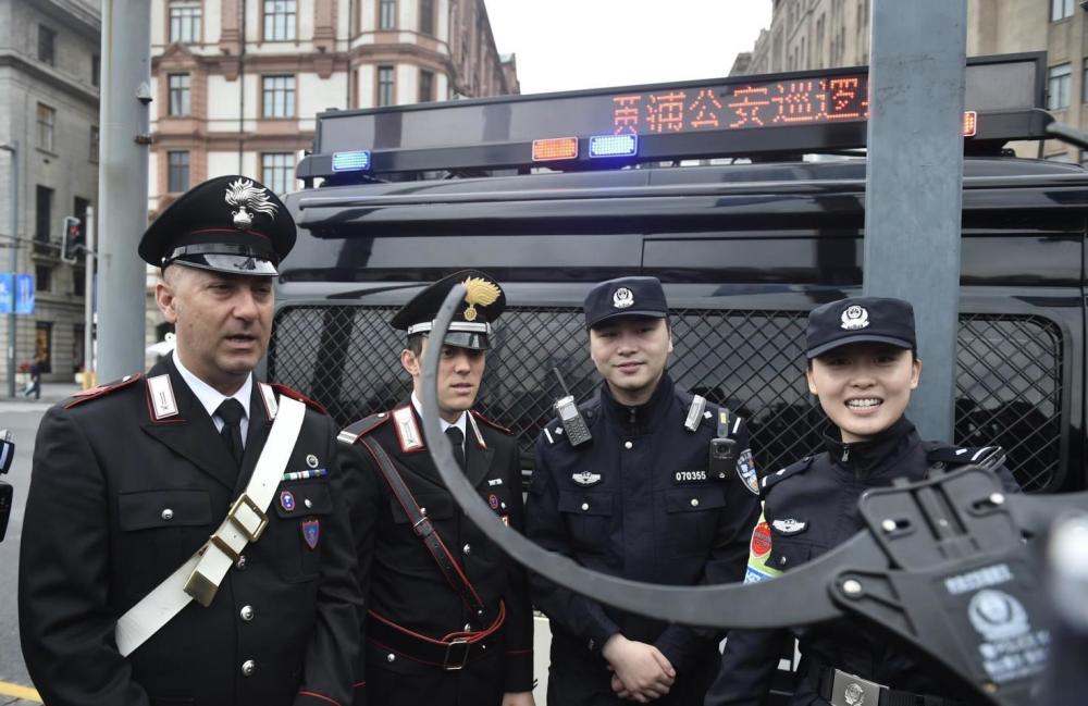 老师不会告诉你,现实生活中的国际刑警,其实没那么牛